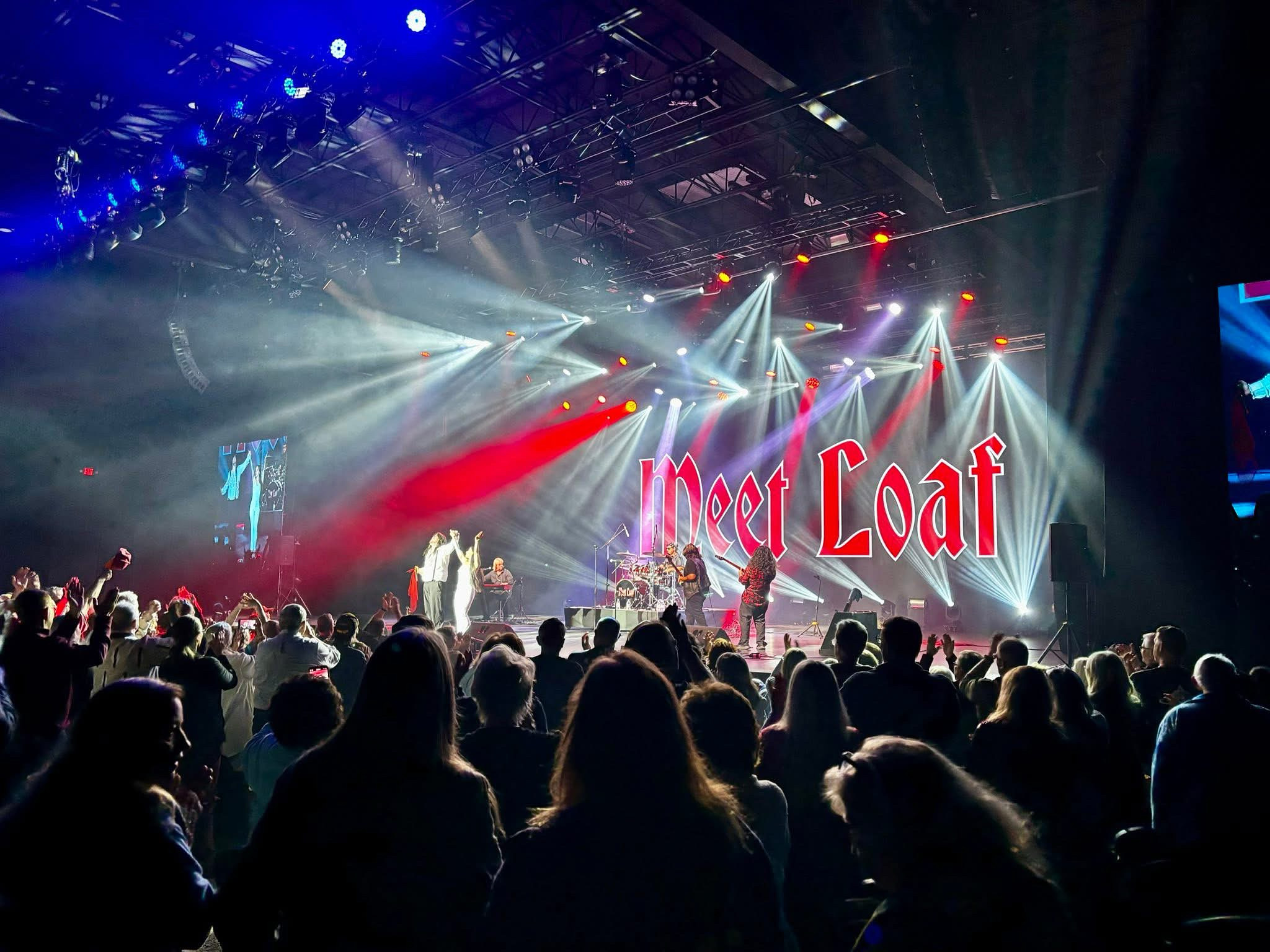 Blue Gate Crowd Finale